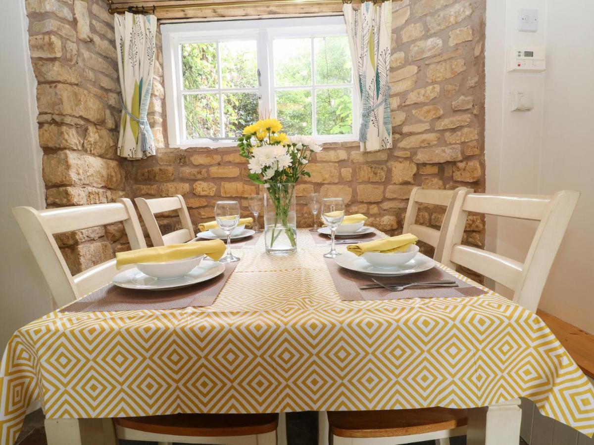 Tuesday Cottage Bourton-on-the-Water Exteriör bild