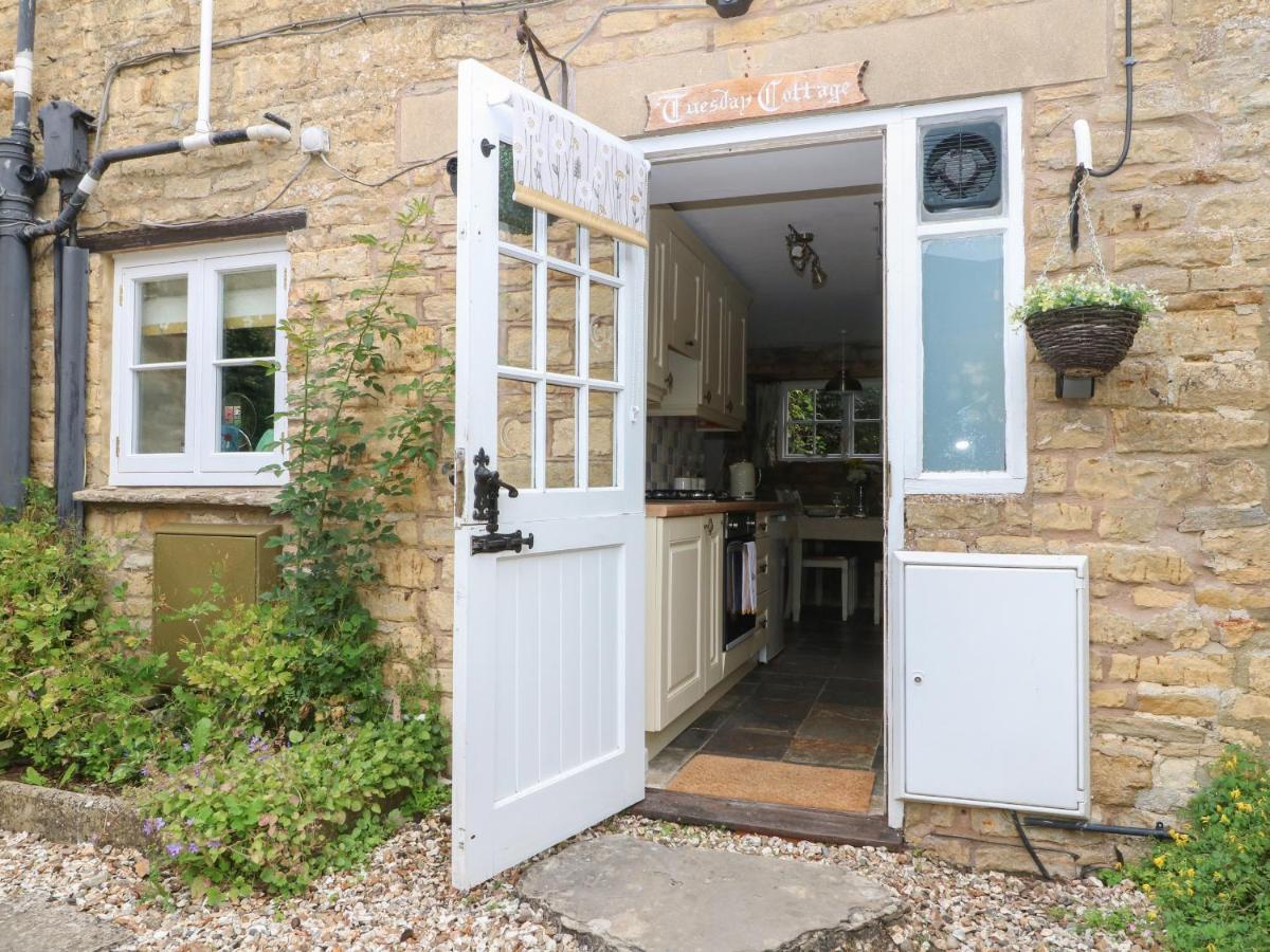 Tuesday Cottage Bourton-on-the-Water Exteriör bild